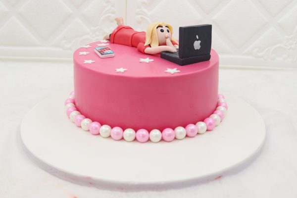 Order Online Pink Cake Working Girl