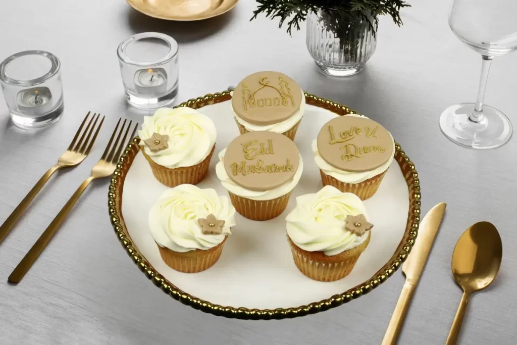 Pastel Gold Eid Cupcakes