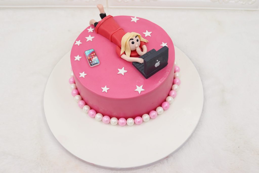 Pink Cake Working Girl - Image 3
