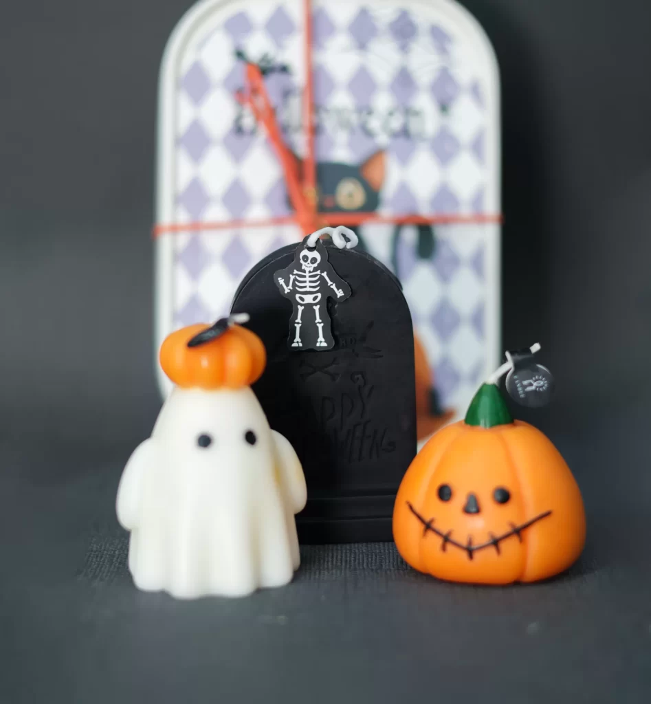 Spooky Halloween Candle Set - Image 2