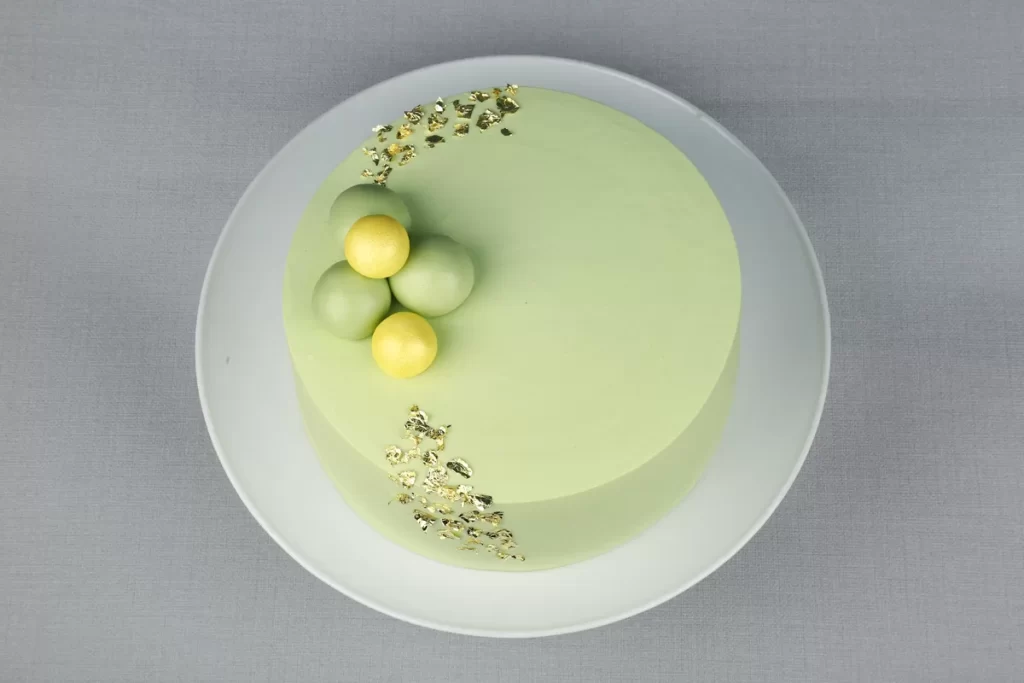 Pastel Gold Cakes