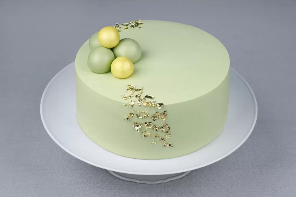 Pastel Gold Cakes - Image 3