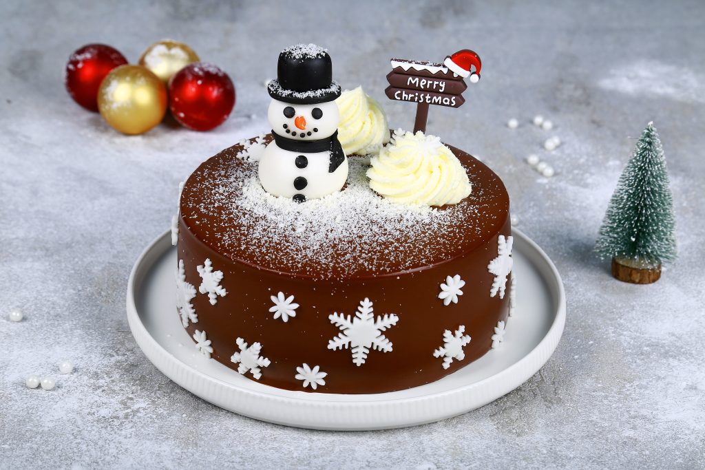 Choco Snow Man Cake - Image 3
