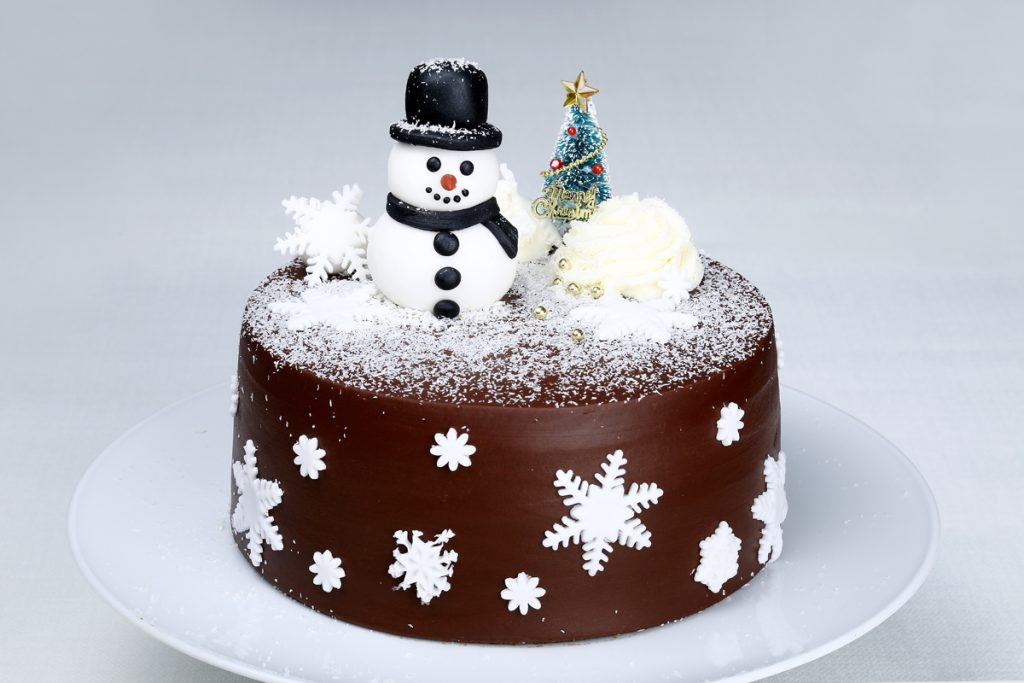 Choco SnowMan Tree Cake