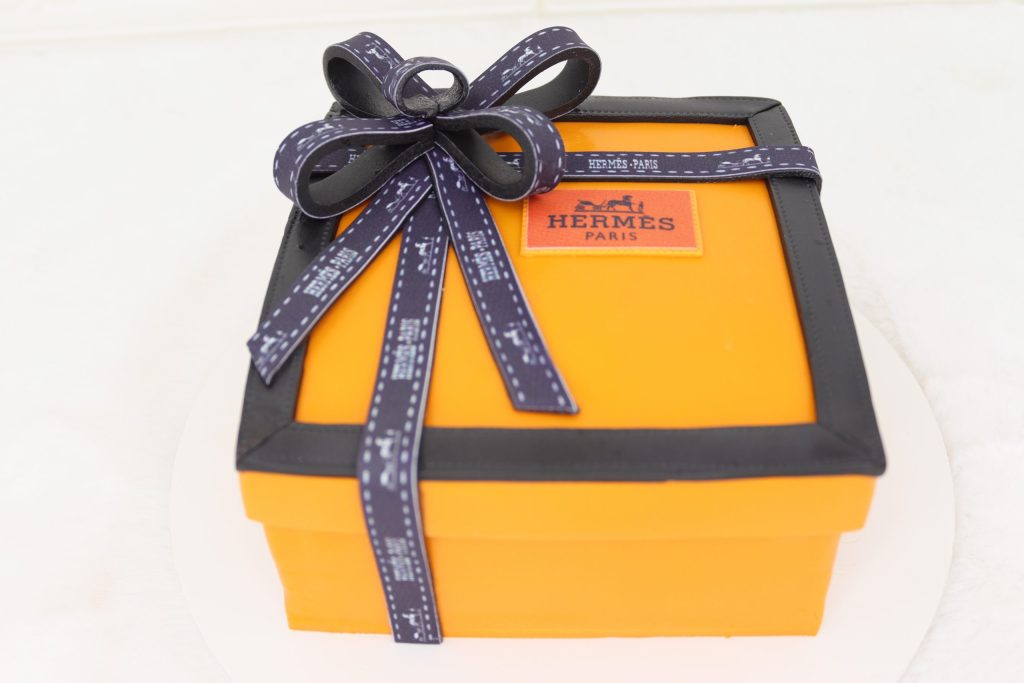 Celebration Hermes Cake - Image 3