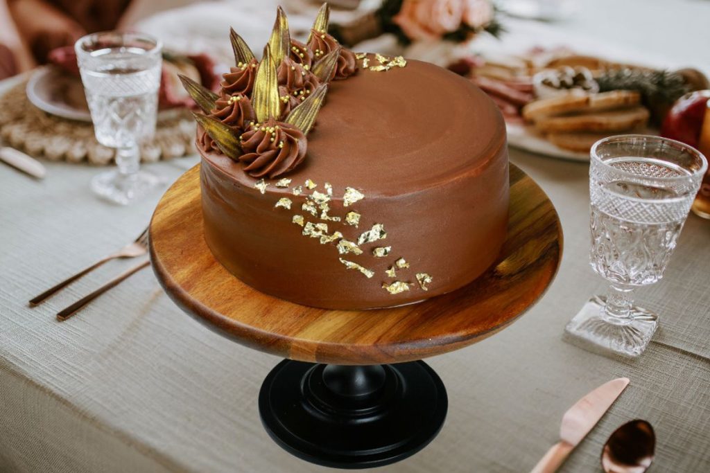 Chocolate Goldleaf Cake - Image 2